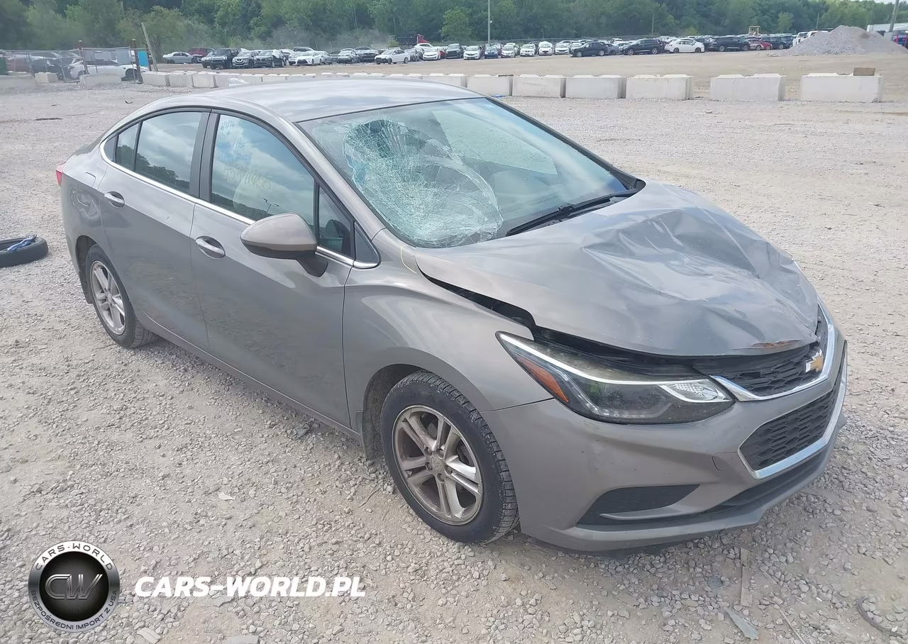 2017 Chevrolet Cruze Lt Auto – zdjęcie 1 z 17