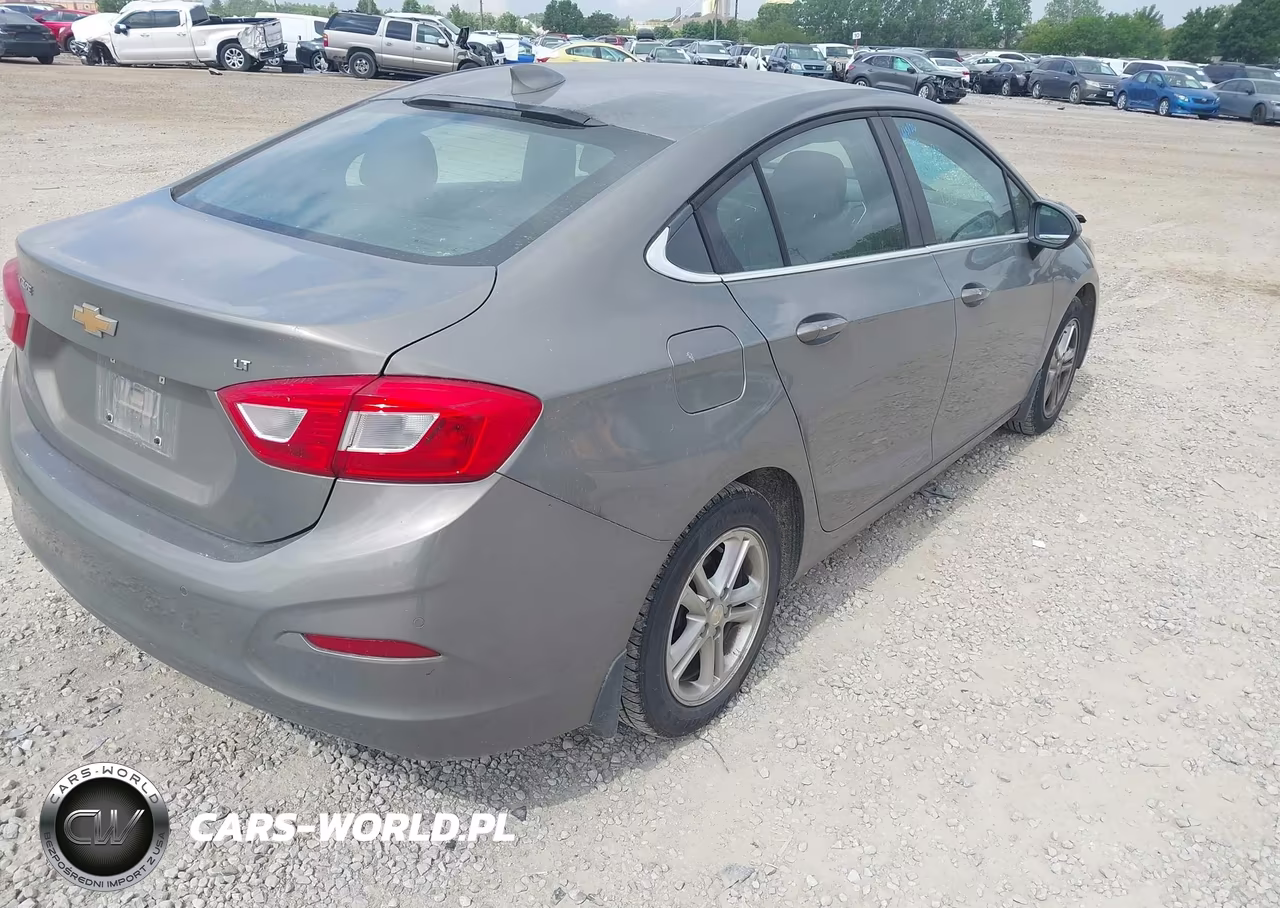 2017 Chevrolet Cruze Lt Auto VIN:1G1BE5SM8H7165619 - 4