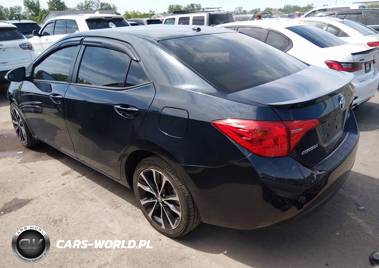 2018 Toyota Corolla Xse VIN:2T1BURHE0JC020676 - 3