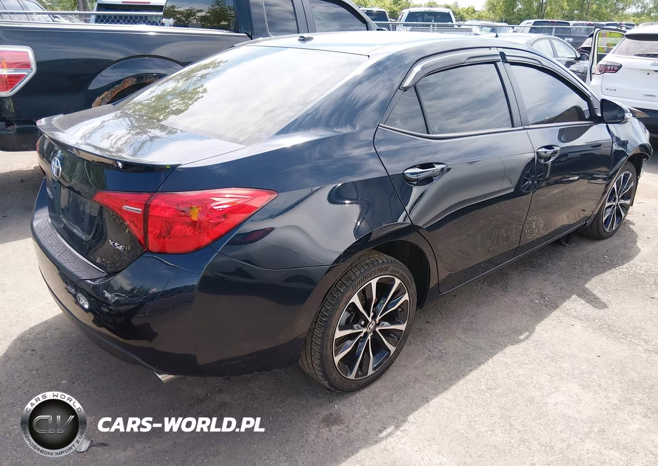 2018 Toyota Corolla Xse VIN:2T1BURHE0JC020676 - 4