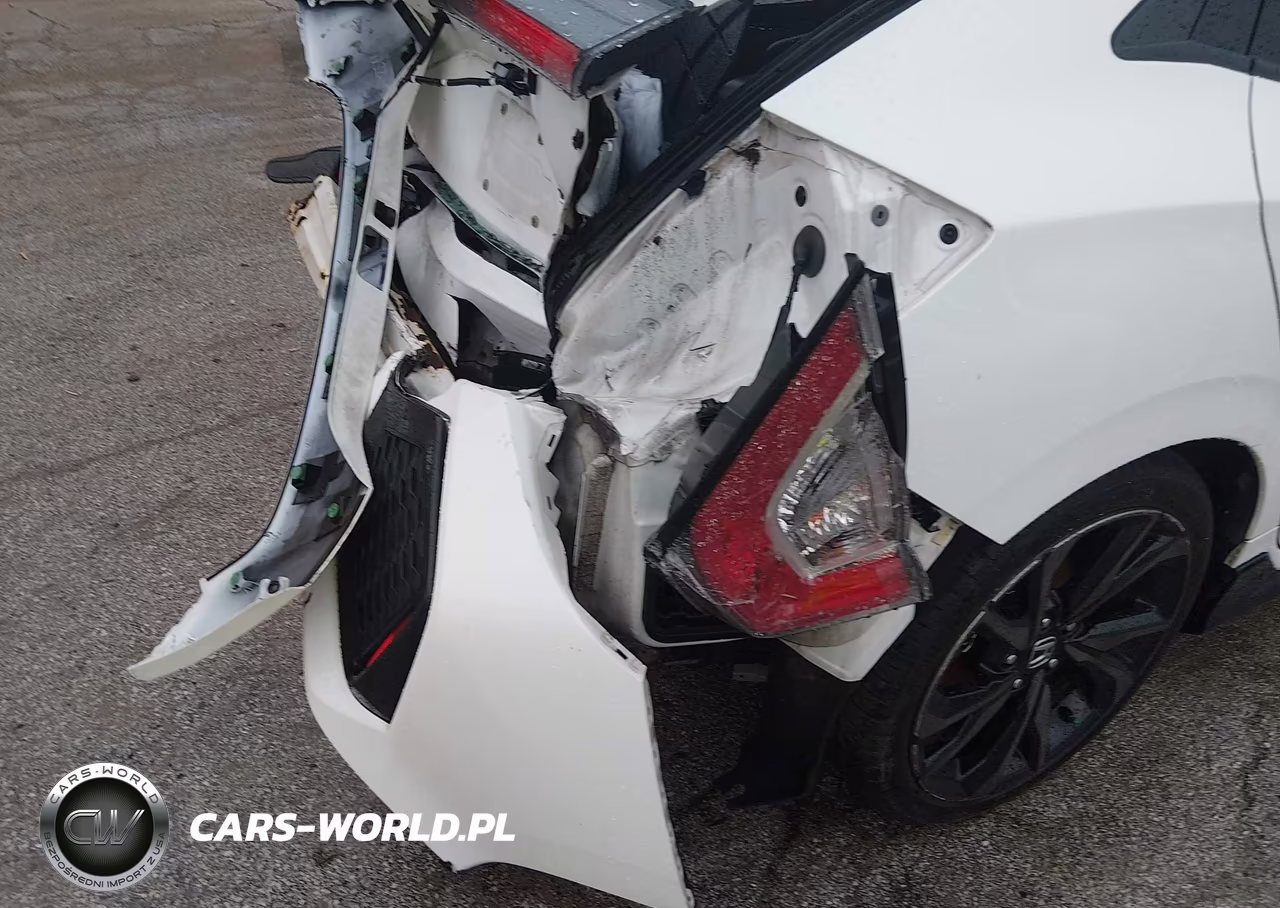 2018 Honda Civic Sport Touring VIN:SHHFK7H94JU227676 - 6