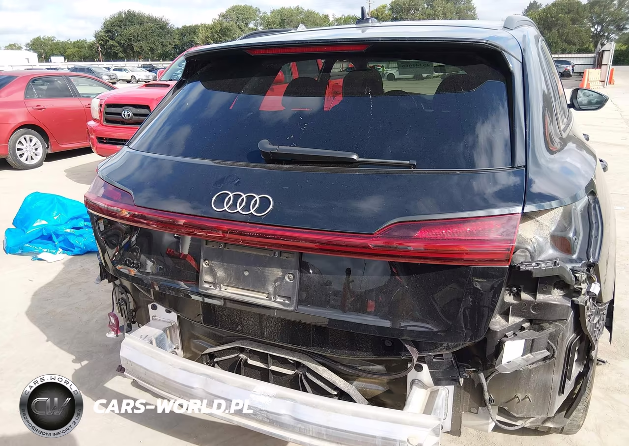 2024 Audi Q8 E-Tron Premium Plus Quattro VIN:WA15ABGE1RB025128 - 17