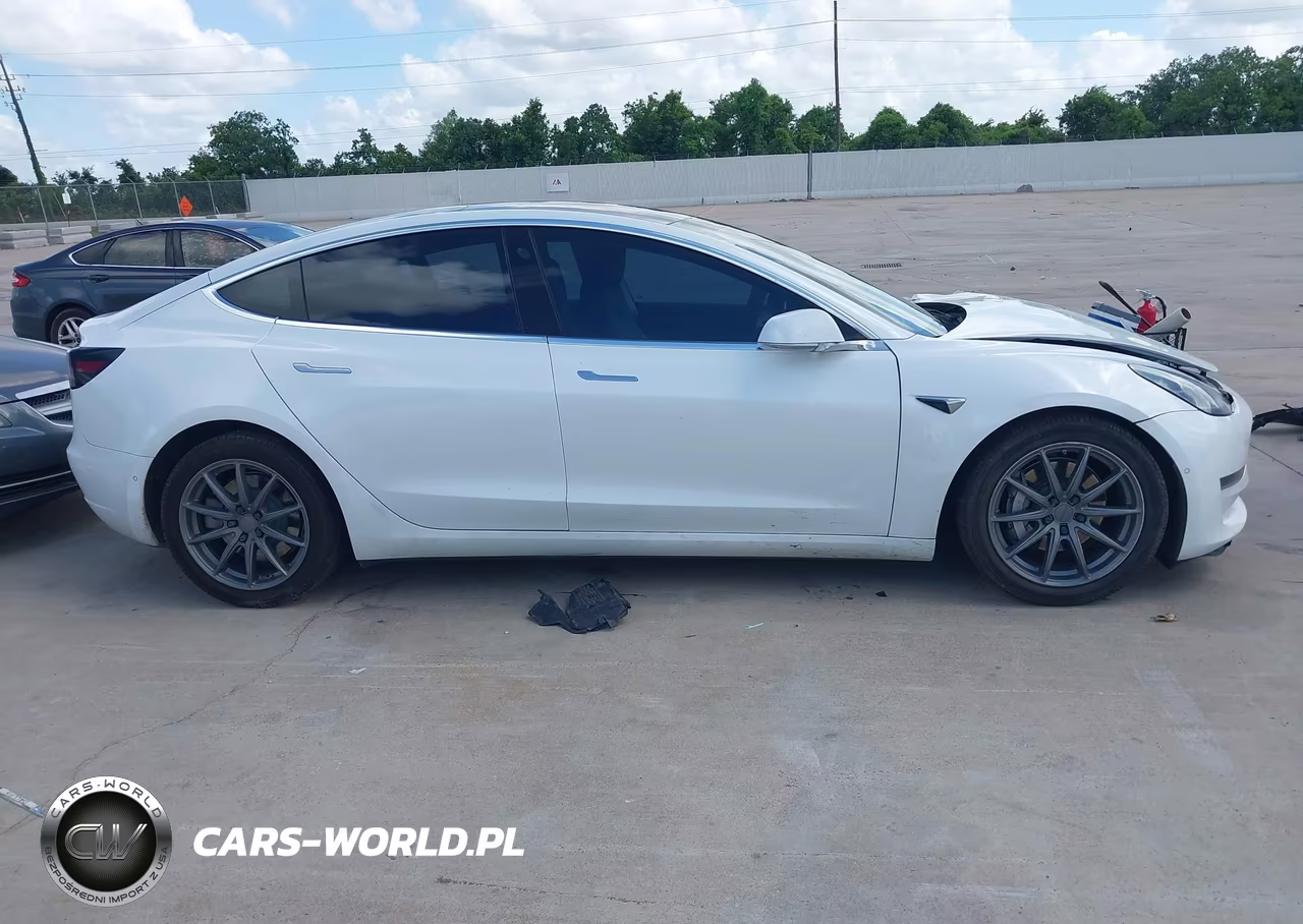 2018 Tesla Model 3 Long Range-Mid Range VIN:5YJ3E1EA7JF051231 - 12