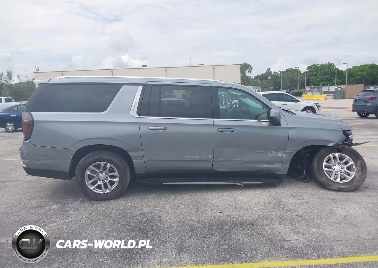 2025 Chevrolet Suburban 4Wd Lt VIN:1GNS6CRD2SR178626 - 13