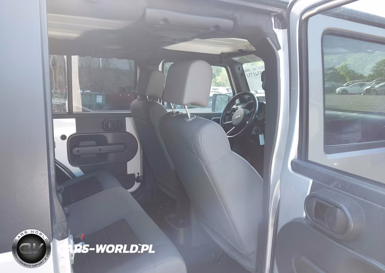 2008 Jeep Wrangler Unlimited X VIN:1J4GA39198L617782 - 8