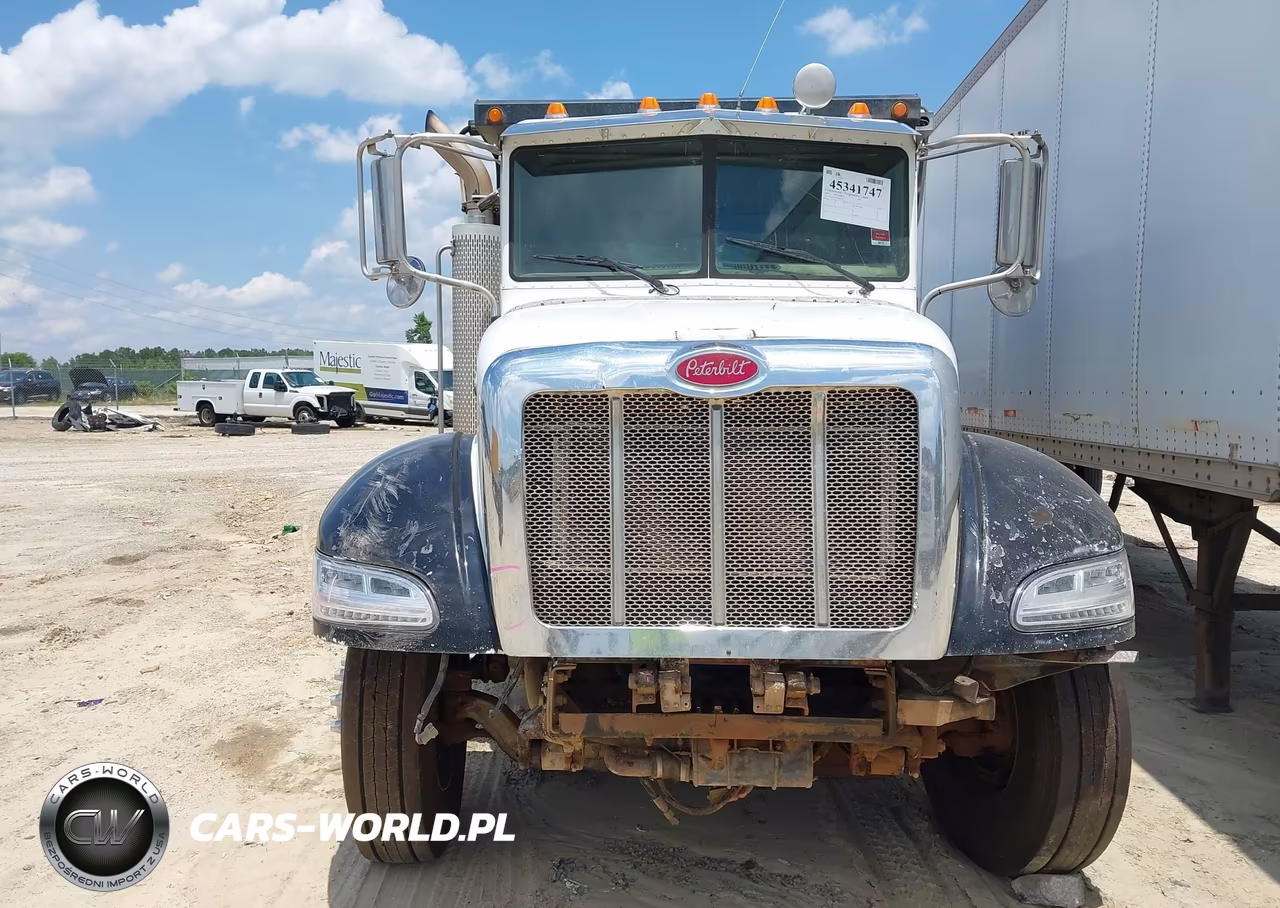 2005 Peterbilt 335 VIN:2NPLLZ9X35M871423 - 15