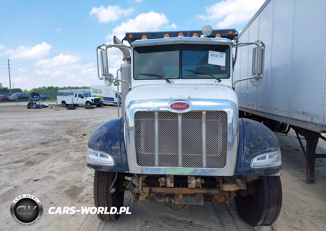 2005 Peterbilt 335 VIN:2NPLLZ9X35M871423 - 16