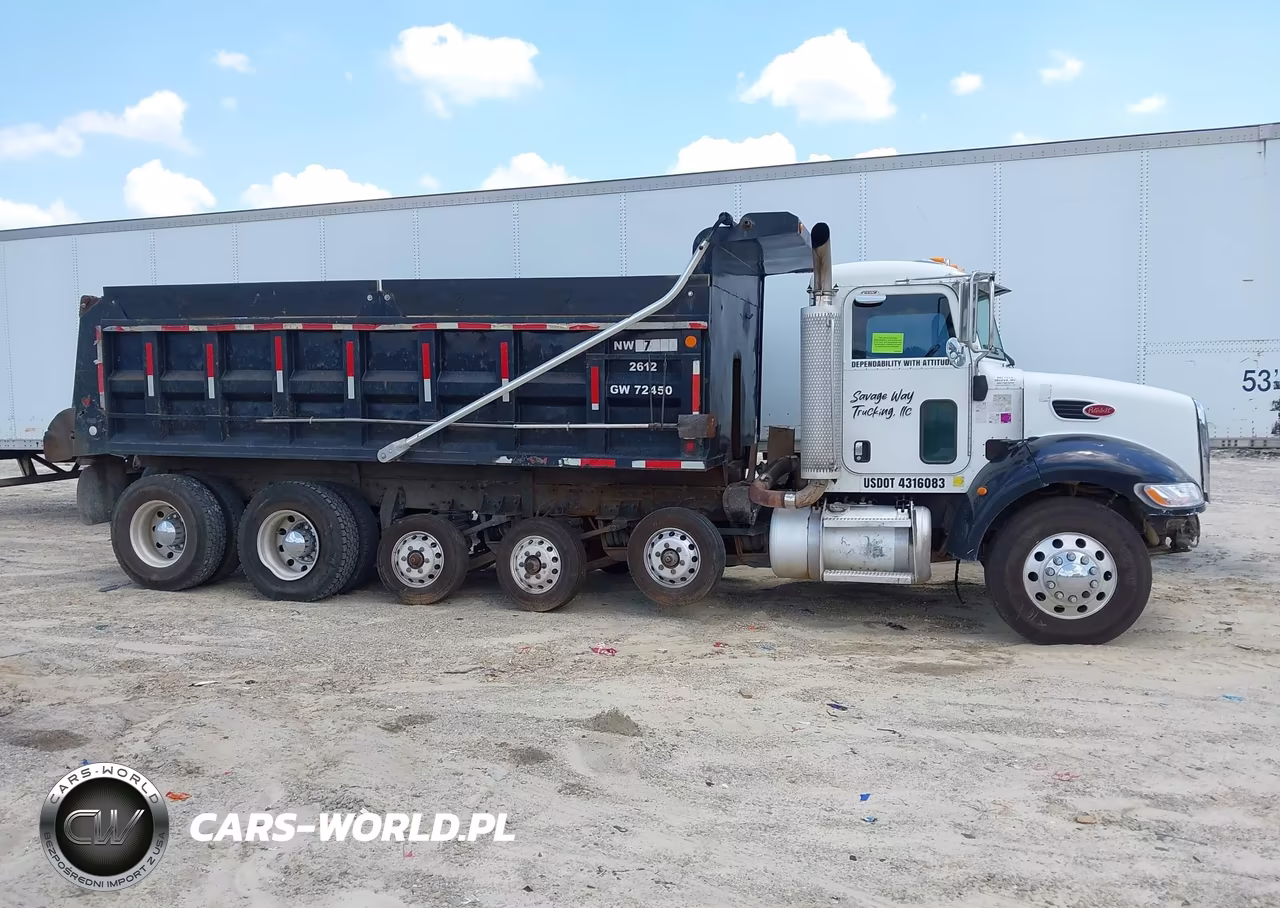 2005 Peterbilt 335 VIN:2NPLLZ9X35M871423 - 17
