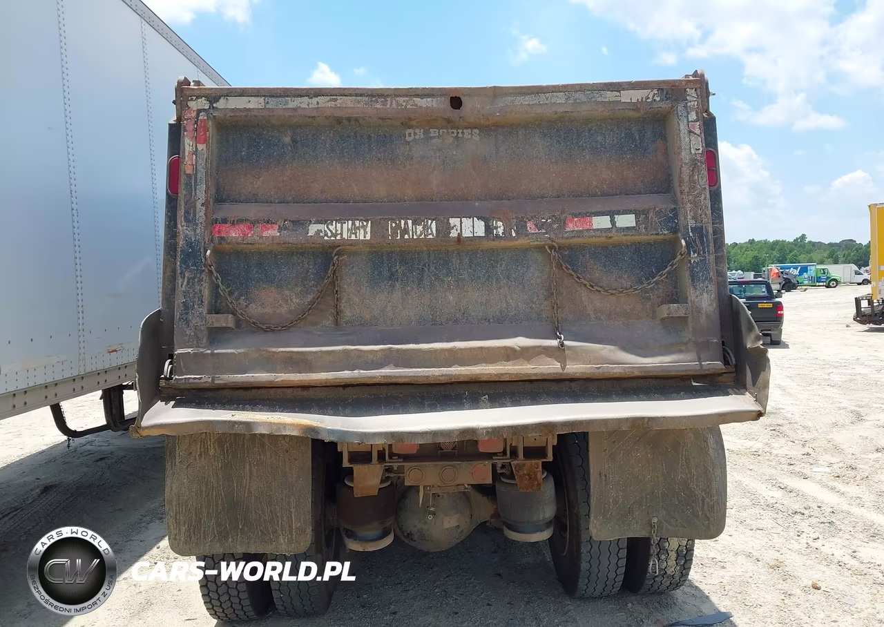 2005 Peterbilt 335 VIN:2NPLLZ9X35M871423 - 6