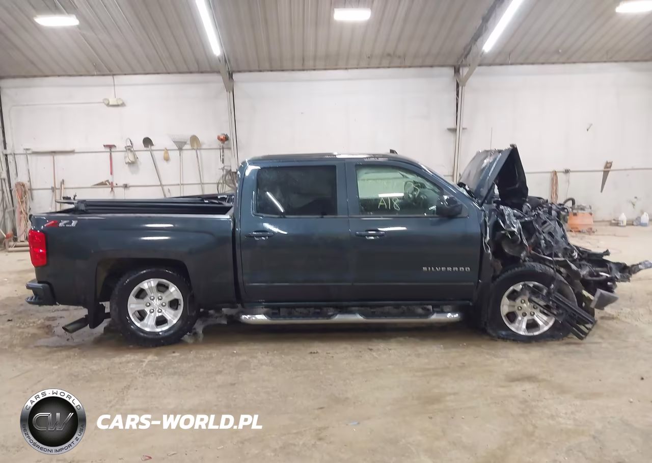 2018 Chevrolet Silverado 1500 2Lt VIN:3GCUKREC9JG274877 - 14