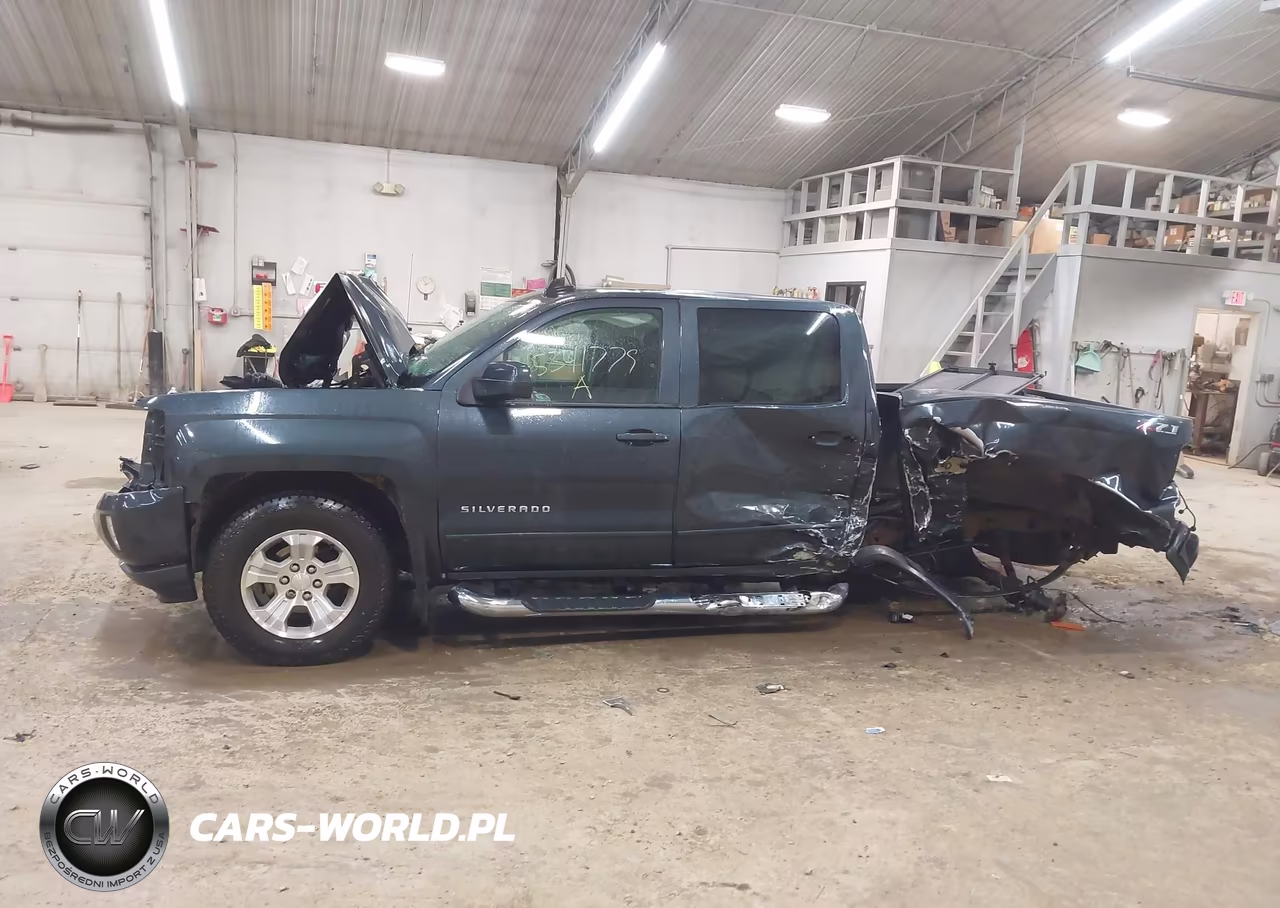 2018 Chevrolet Silverado 1500 2Lt VIN:3GCUKREC9JG274877 - 15