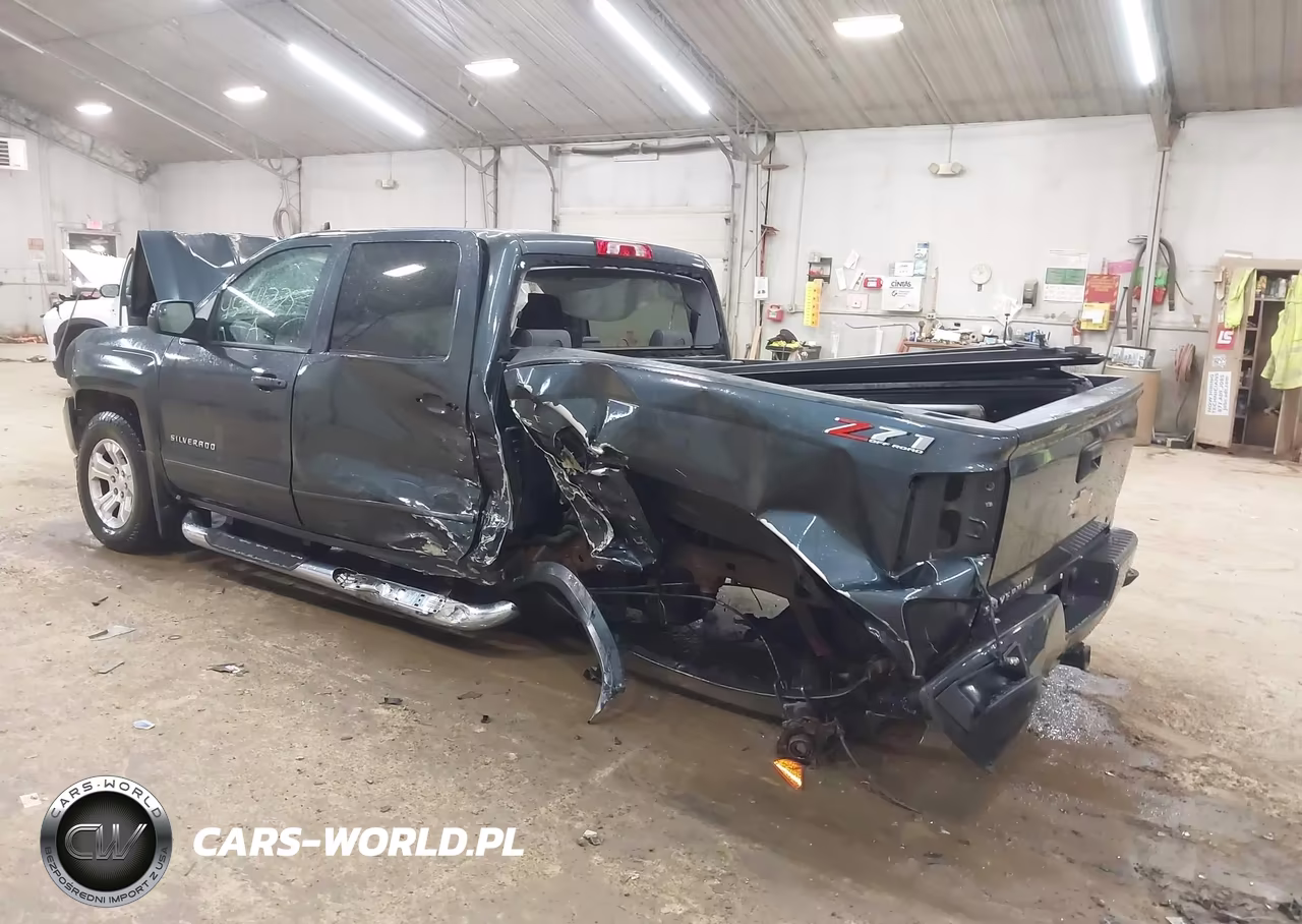 2018 Chevrolet Silverado 1500 2Lt VIN:3GCUKREC9JG274877 - 3