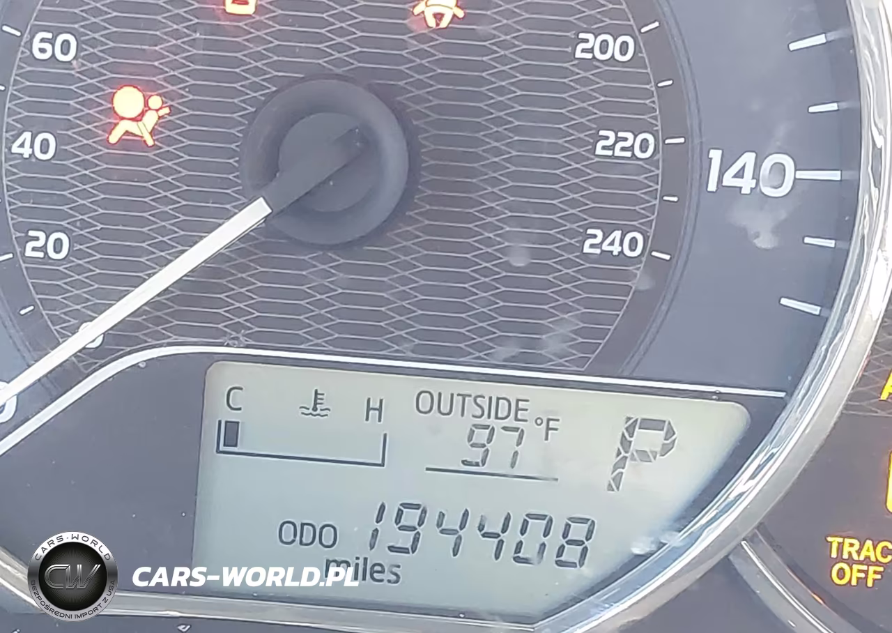 2015 Toyota Corolla Le VIN:5YFBURHE2FP201821 - 16