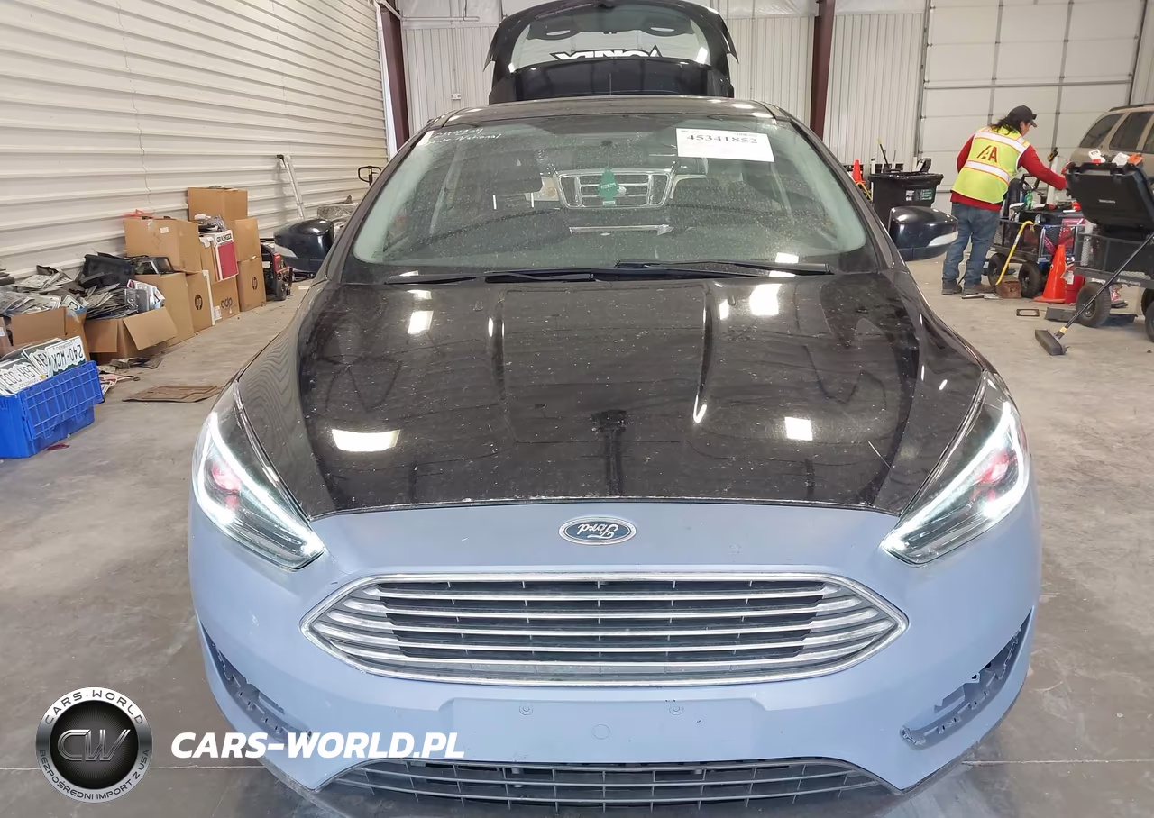 2018 Ford Focus Titanium VIN:1FADP3N21JL294104 - 11