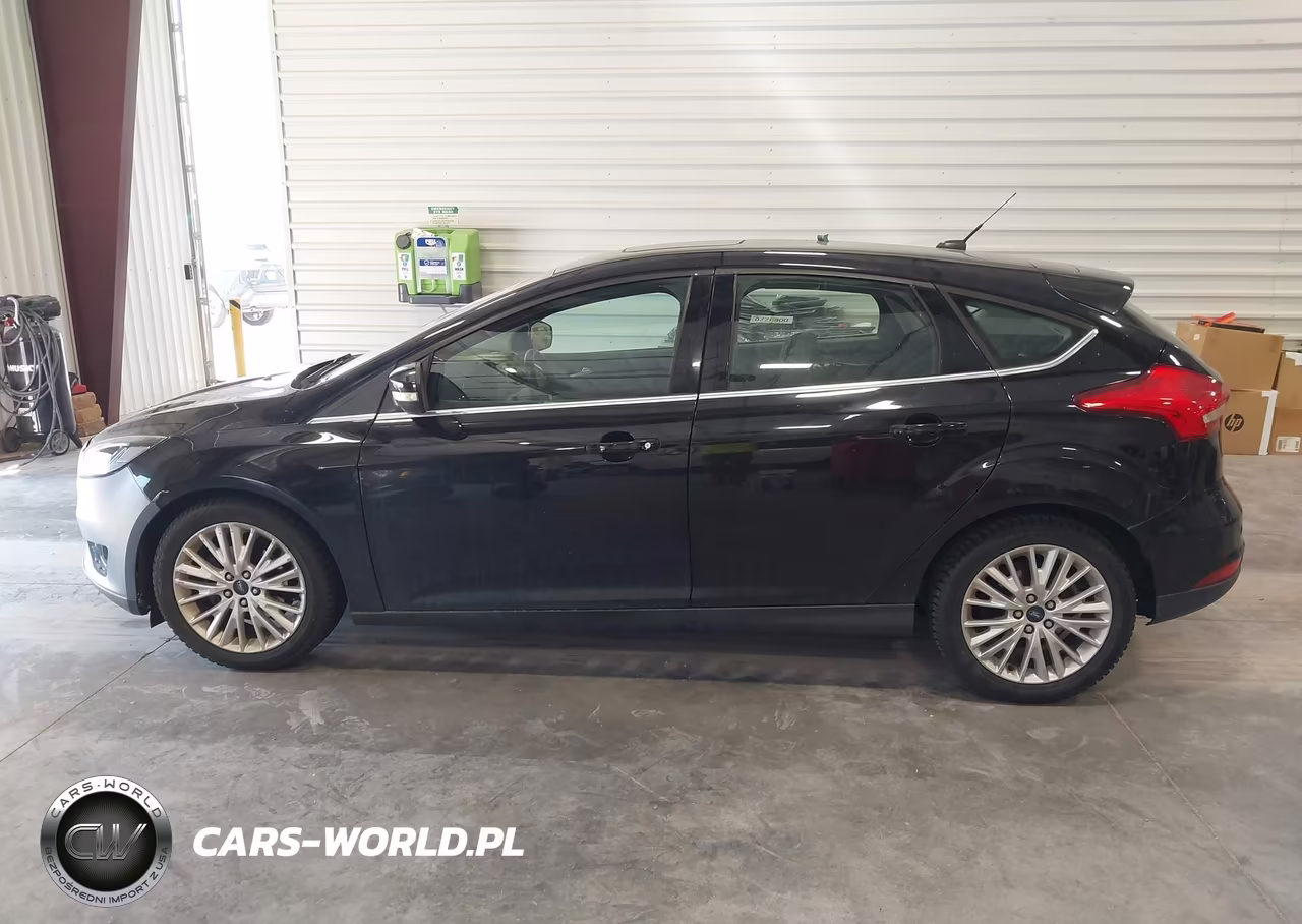 2018 Ford Focus Titanium VIN:1FADP3N21JL294104 - 13