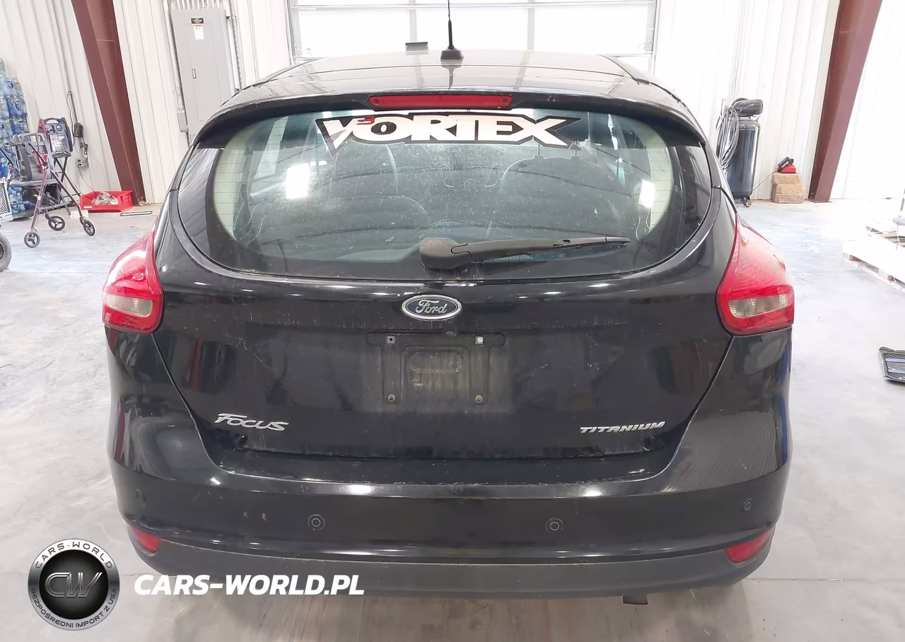 2018 Ford Focus Titanium VIN:1FADP3N21JL294104 - 15