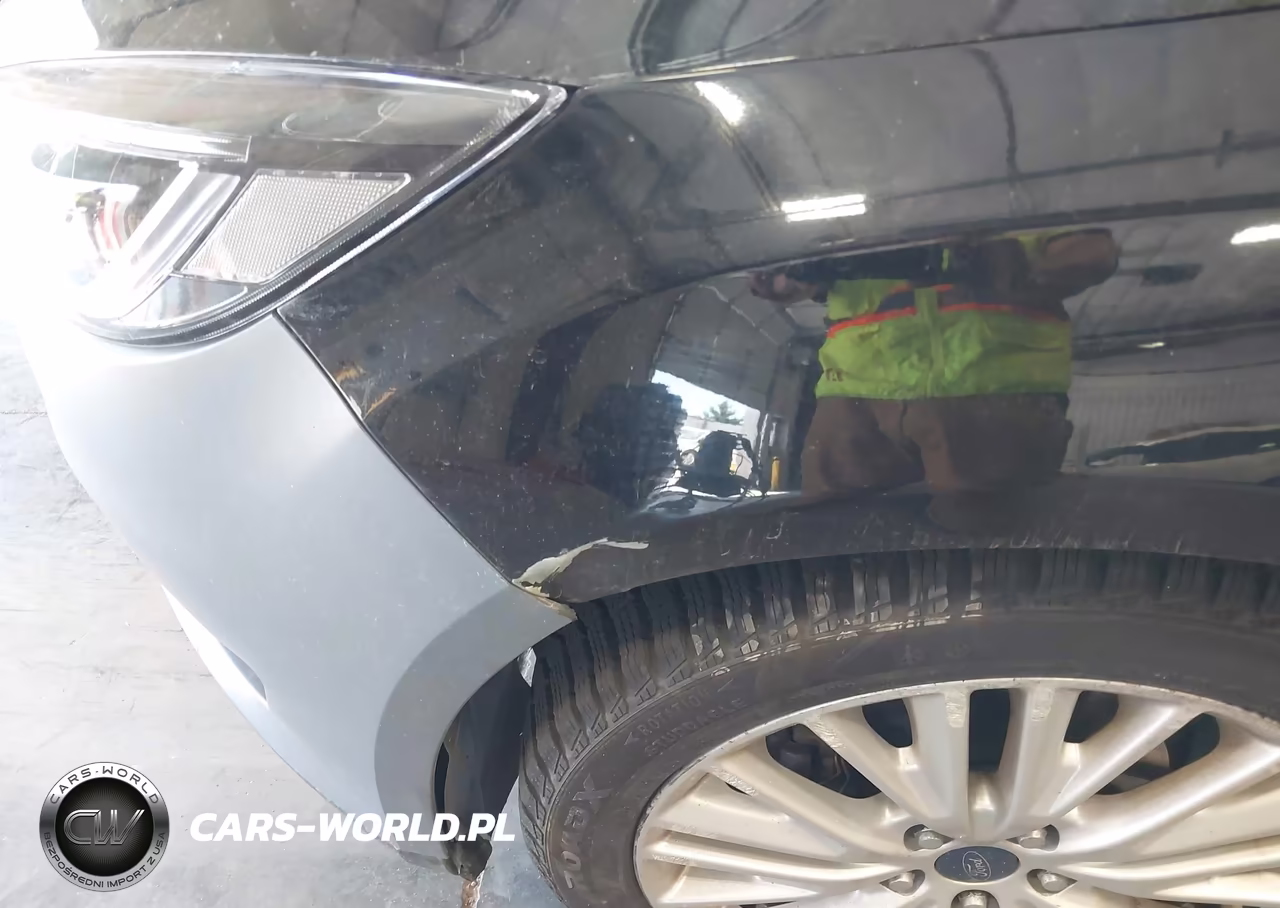 2018 Ford Focus Titanium VIN:1FADP3N21JL294104 - 19