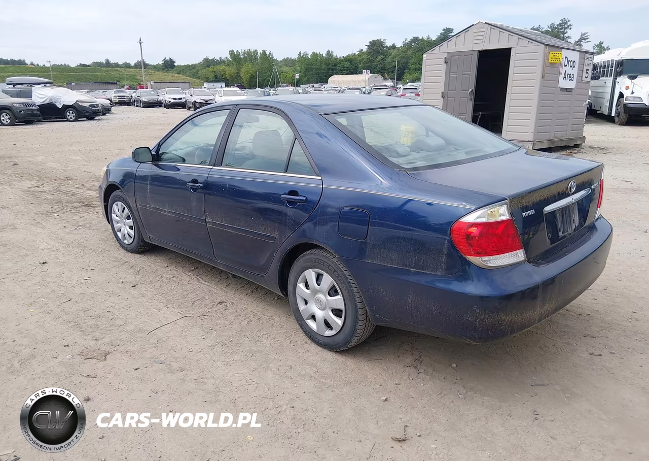 2005 Toyota Camry Le VIN:4T1BE32K95U023802 - 3