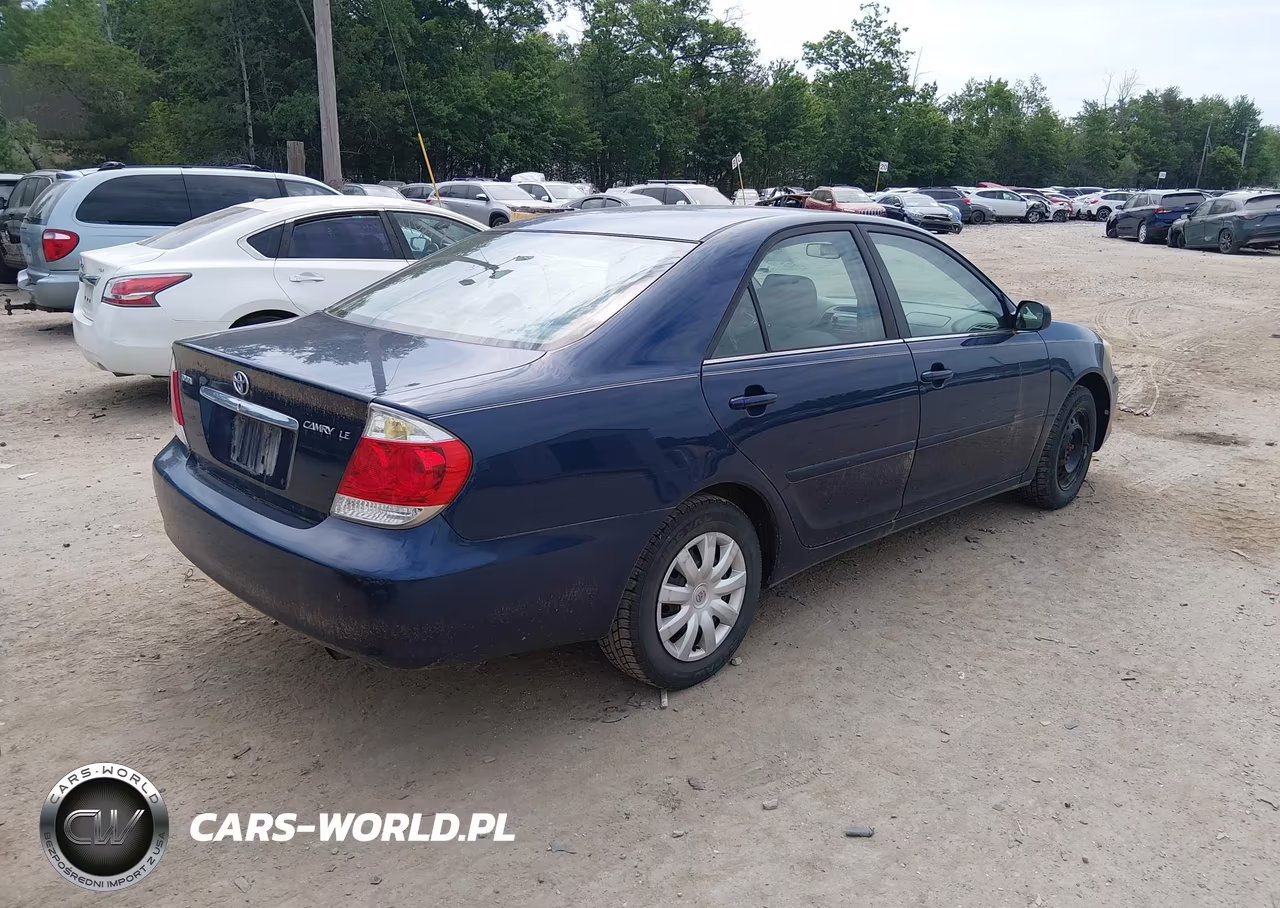 2005 Toyota Camry Le VIN:4T1BE32K95U023802 - 4