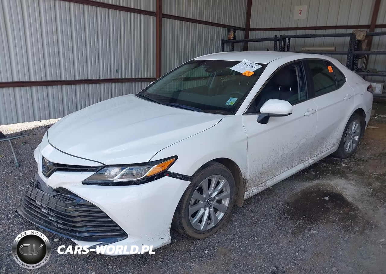 2018 Toyota Camry Le VIN:4T1B11HK0JU081217 - 2