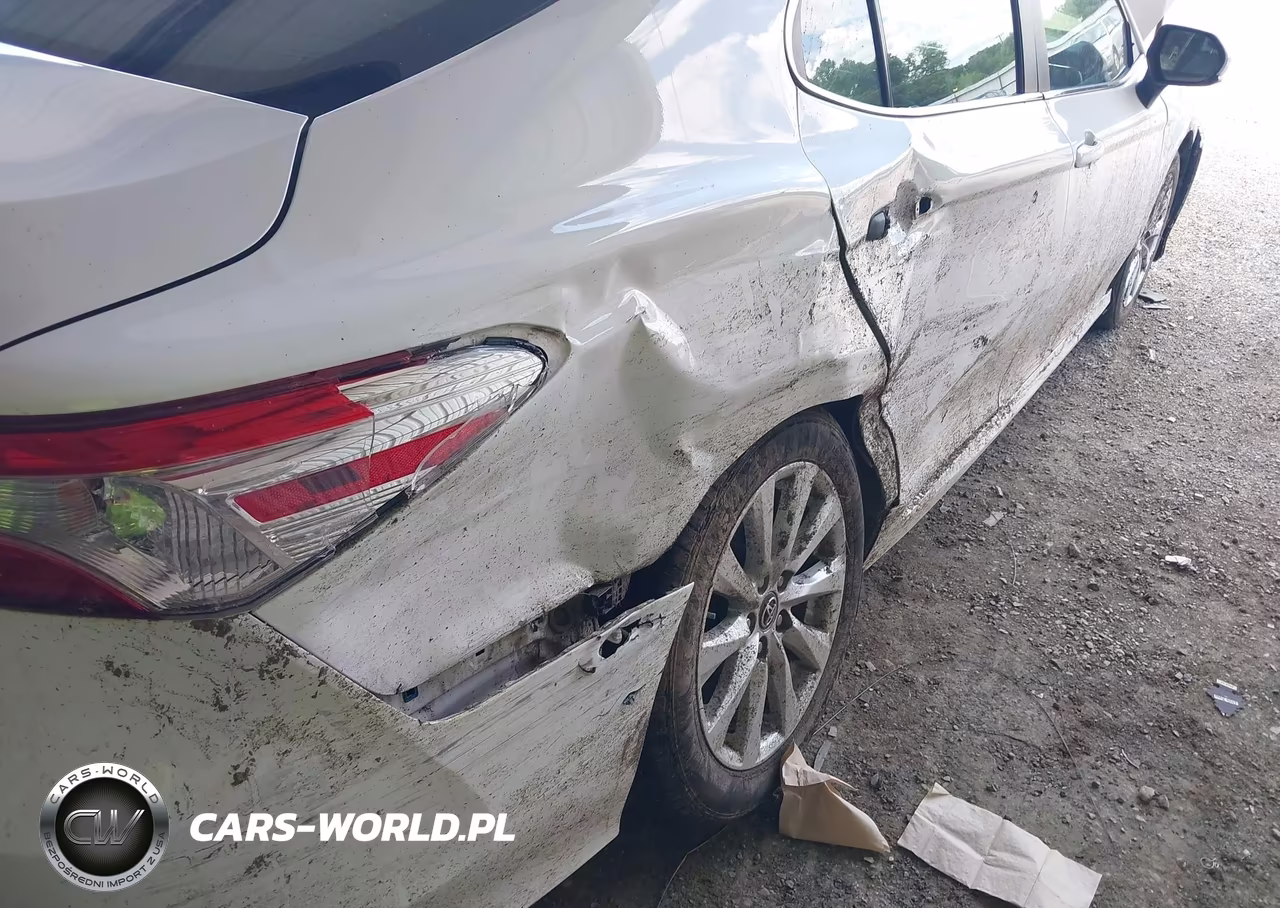 2018 Toyota Camry Le VIN:4T1B11HK0JU081217 - 6