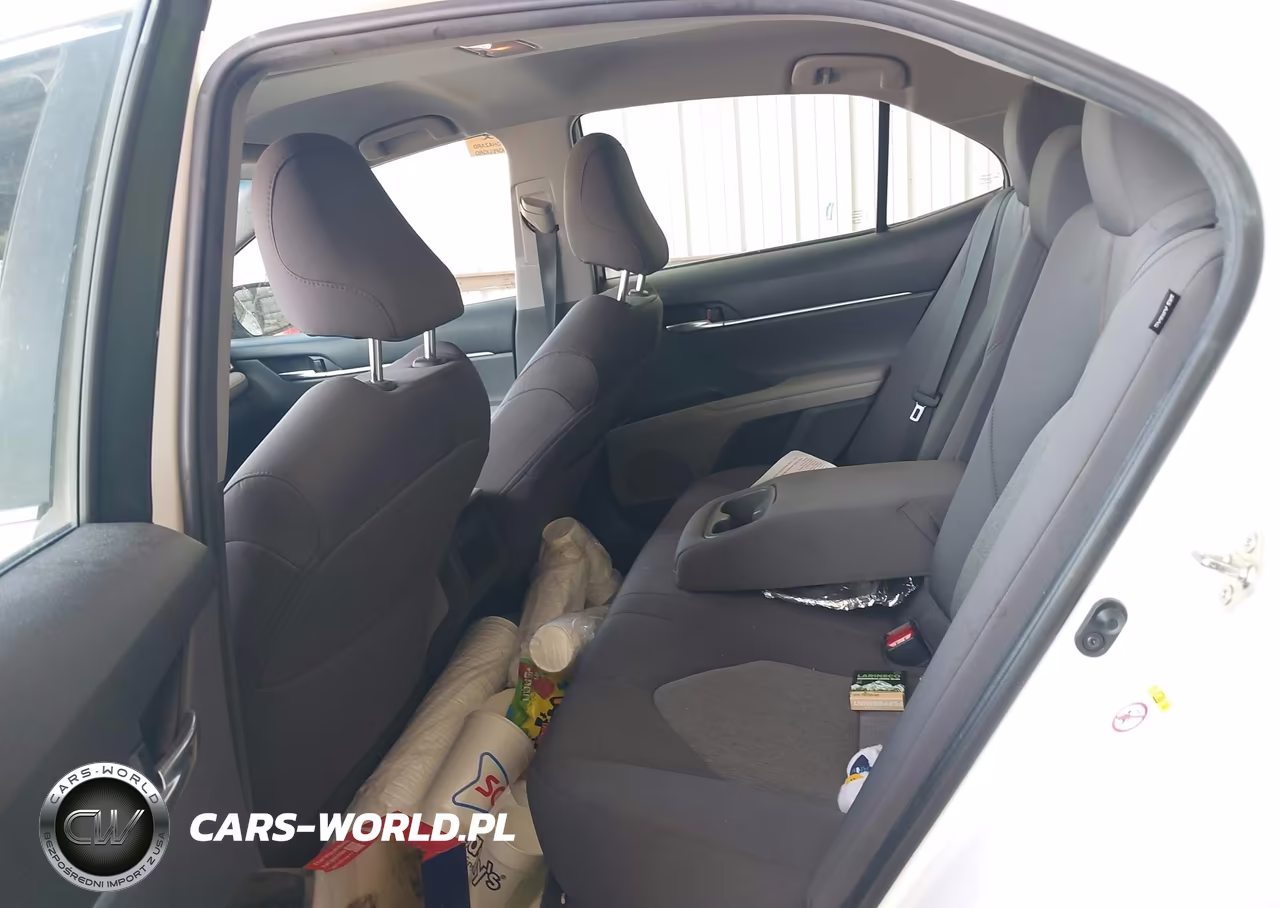 2018 Toyota Camry Le VIN:4T1B11HK0JU081217 - 8