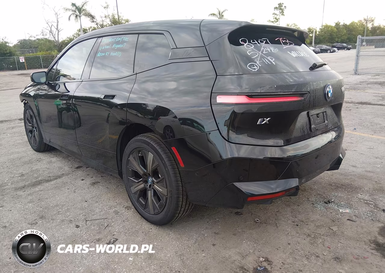 2025 BMW Ix xDrive50 VIN:WB523CF06SCU18407 - 3