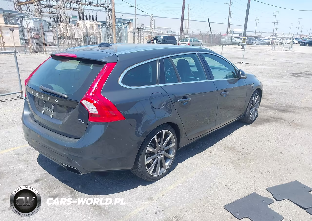 2015 Volvo V60 T5 Premier VIN:YV140MEK7F1217142 - 4