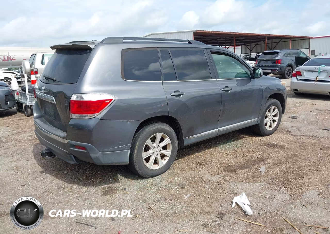 2011 Toyota Highlander Base V6 VIN:5TDZK3EH9BS041146 - 4