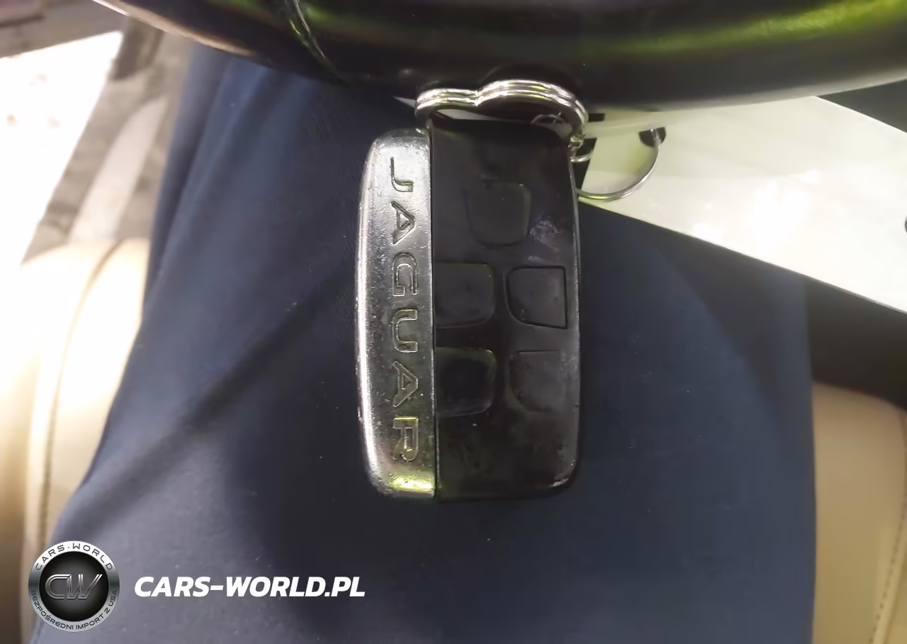 2018 Jaguar F-Pace 25T Premium VIN:SADCJ2FX3JA326191 - 11