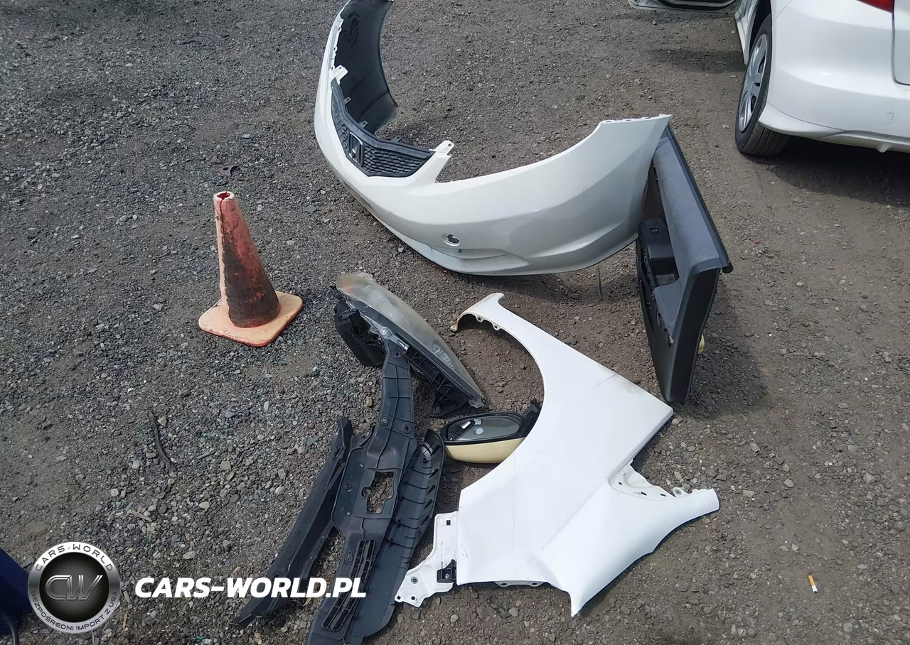 2011 Honda Fit VIN:JHMGE8H38BS009595 - 12