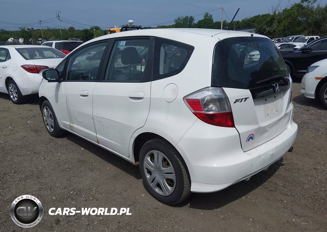2011 Honda Fit VIN:JHMGE8H38BS009595 - 3