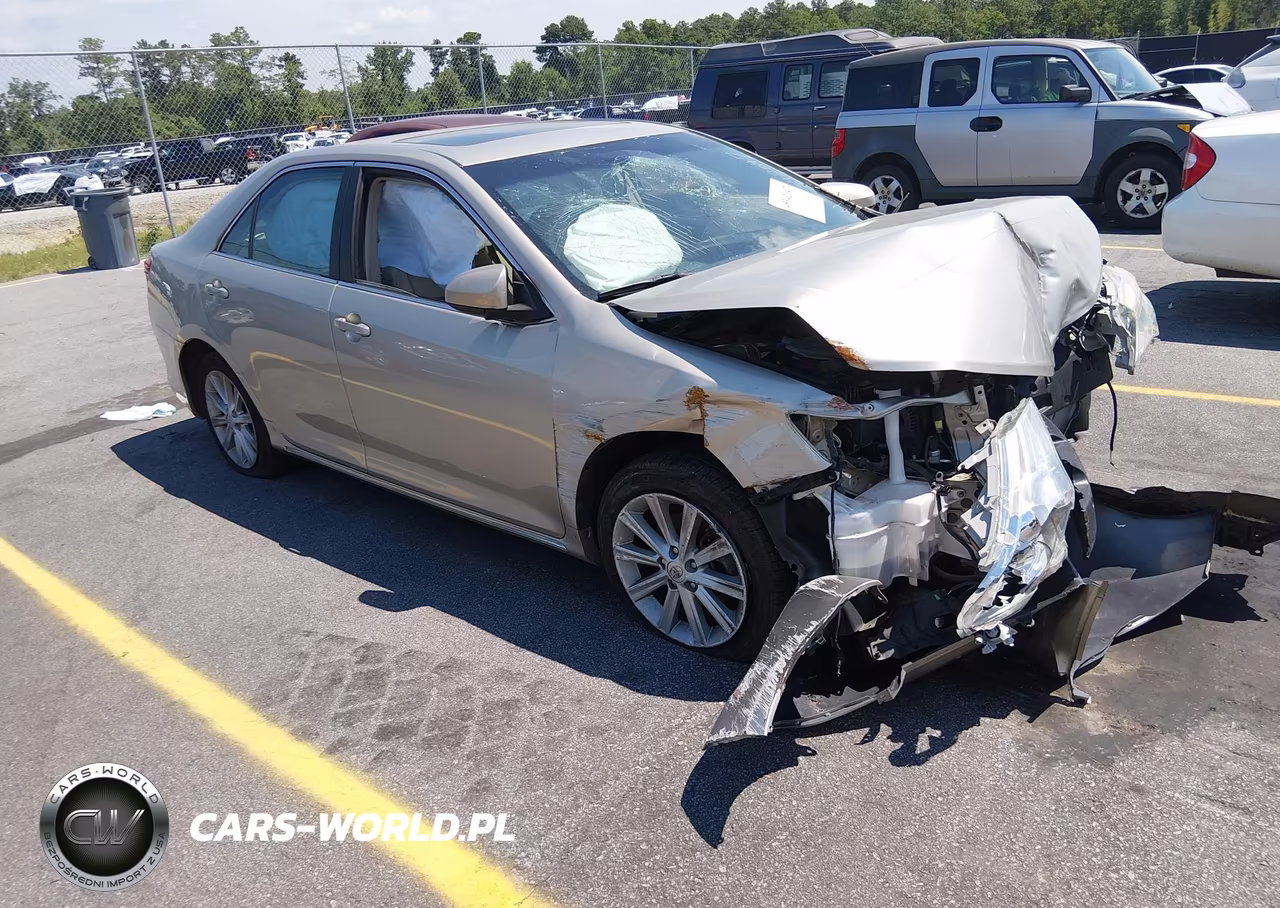 2013 Toyota Camry Xle – zdjęcie 1 z 16