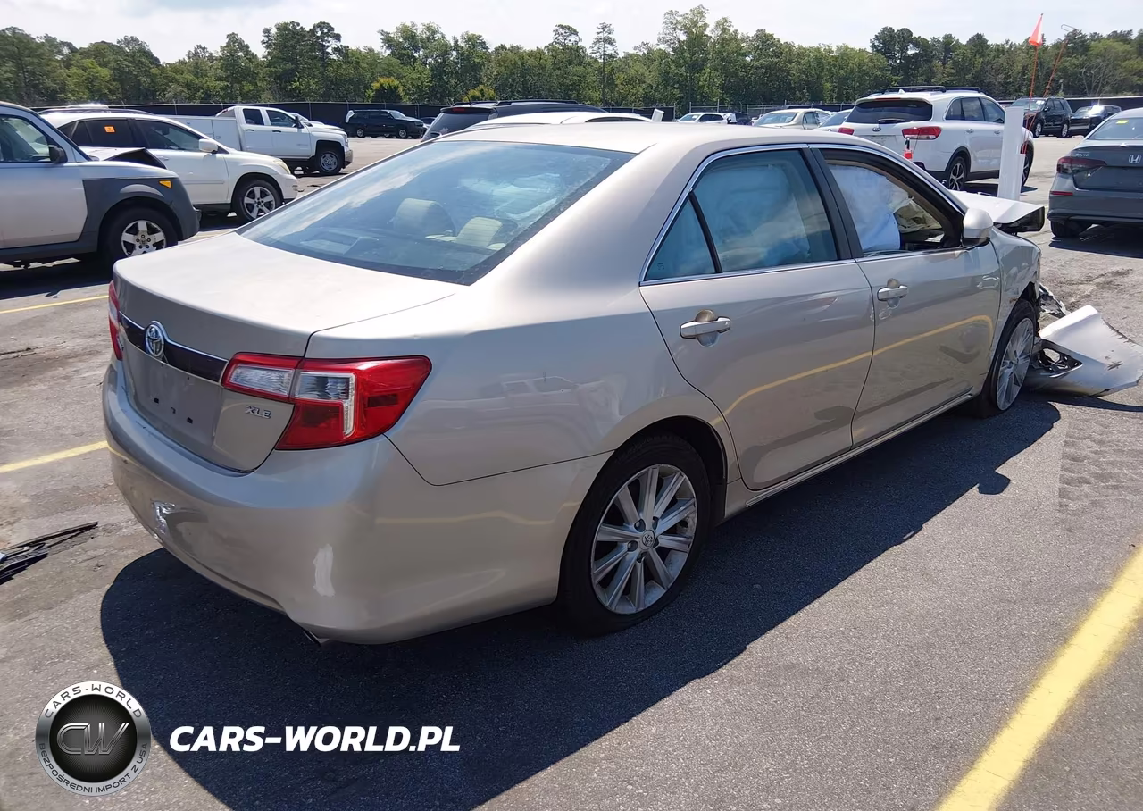 2013 Toyota Camry Xle VIN:4T4BF1FK0DR334907 - 4
