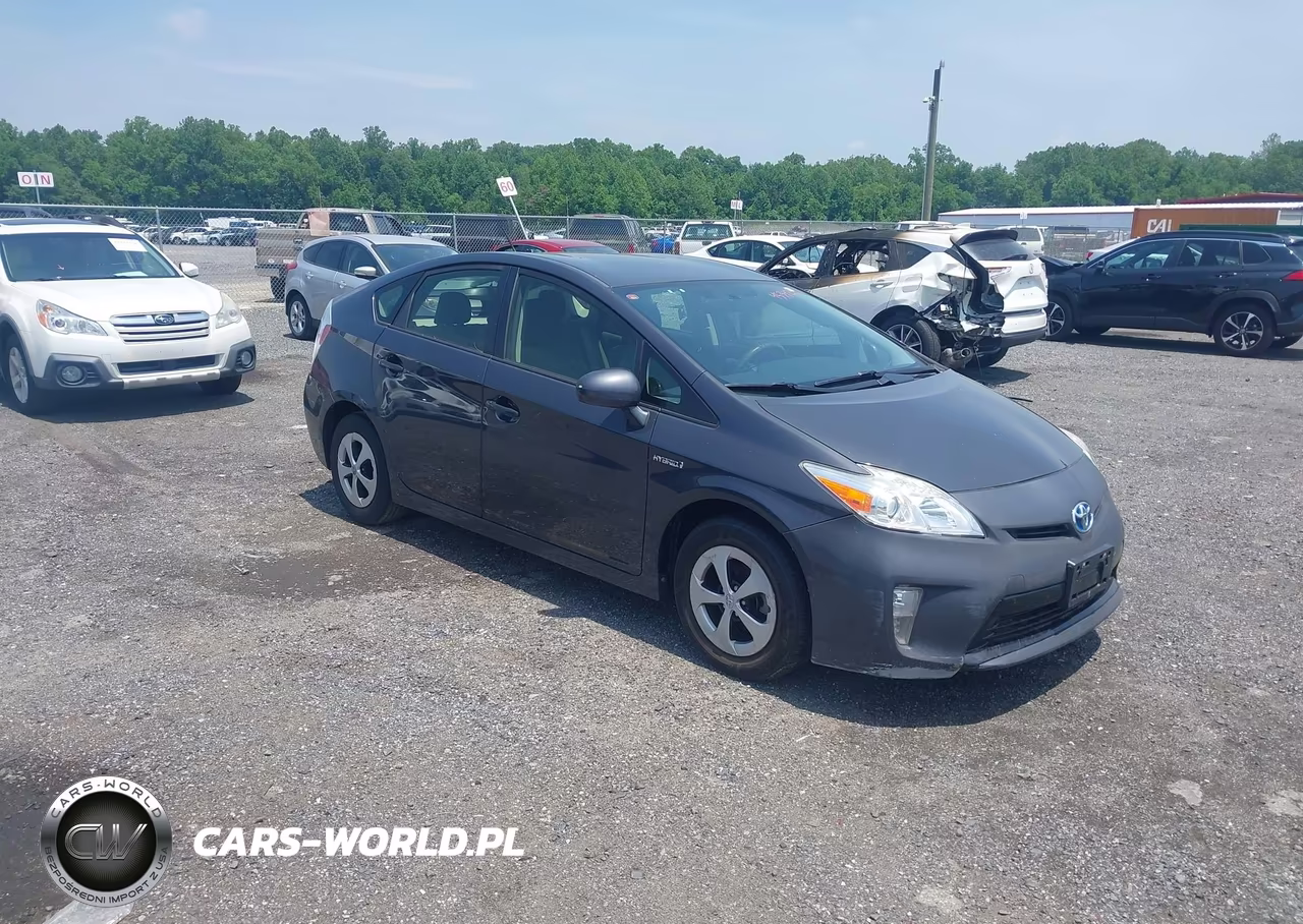 2015 Toyota Prius Two – zdjęcie 1 z 16