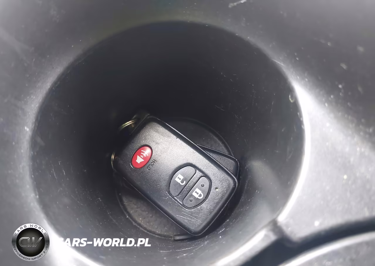 2015 Toyota Prius Two VIN:JTDKN3DU7F0437768 - 11