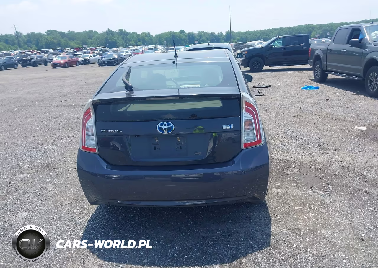 2015 Toyota Prius Two VIN:JTDKN3DU7F0437768 - 16
