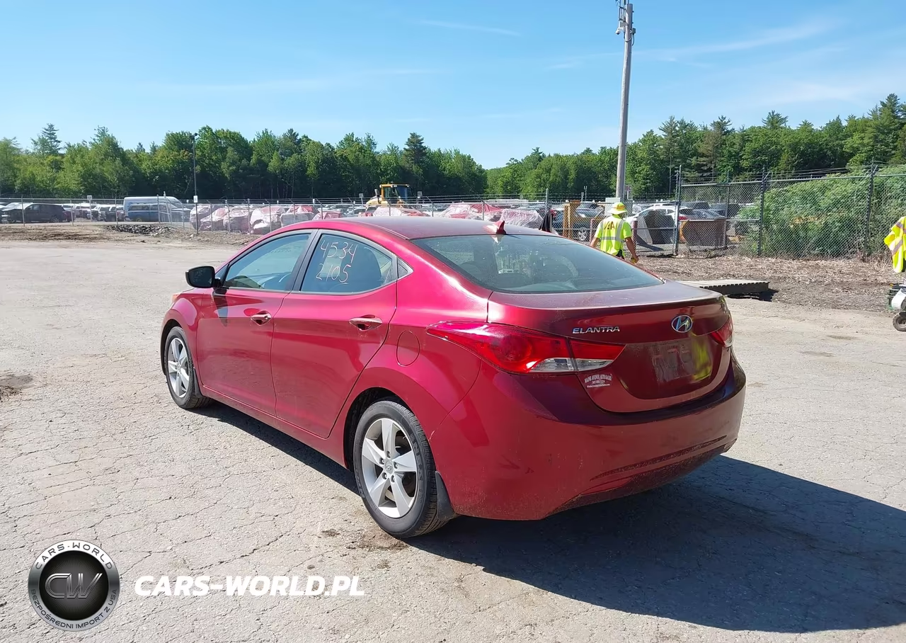2013 Hyundai Elantra Gls VIN:5NPDH4AE5DH368887 - 3