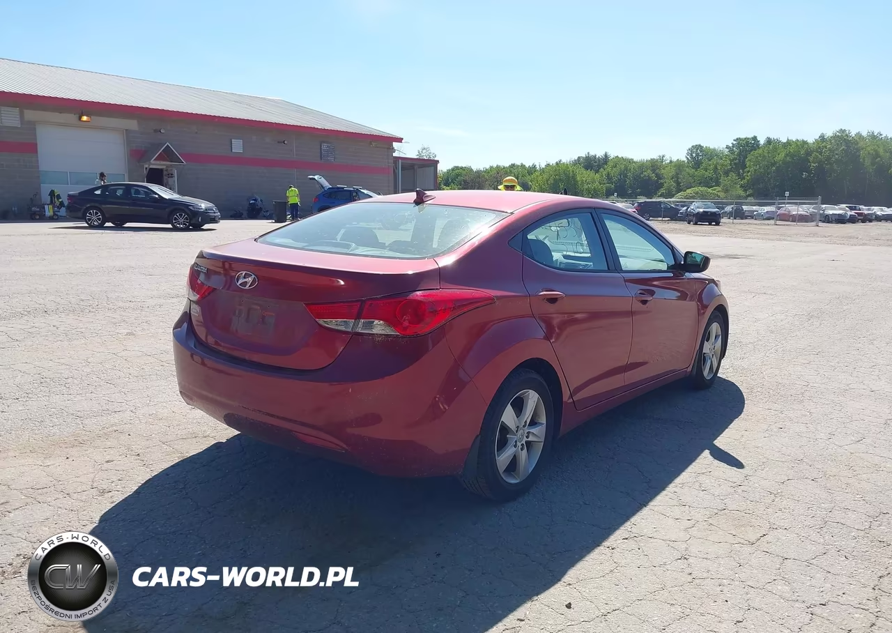 2013 Hyundai Elantra Gls VIN:5NPDH4AE5DH368887 - 4