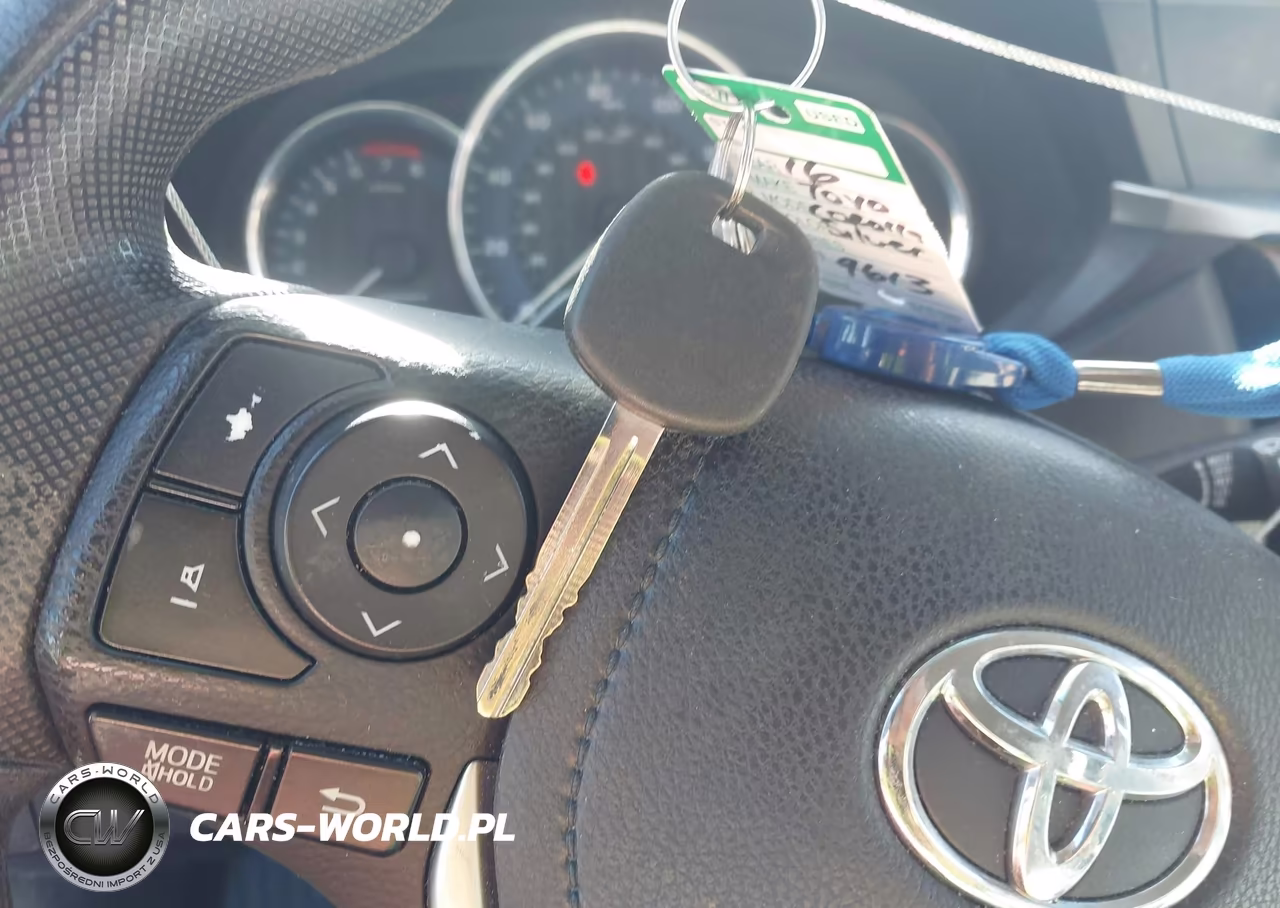 2016 Toyota Corolla Le Plus VIN:5YFBURHE1GP435613 - 11