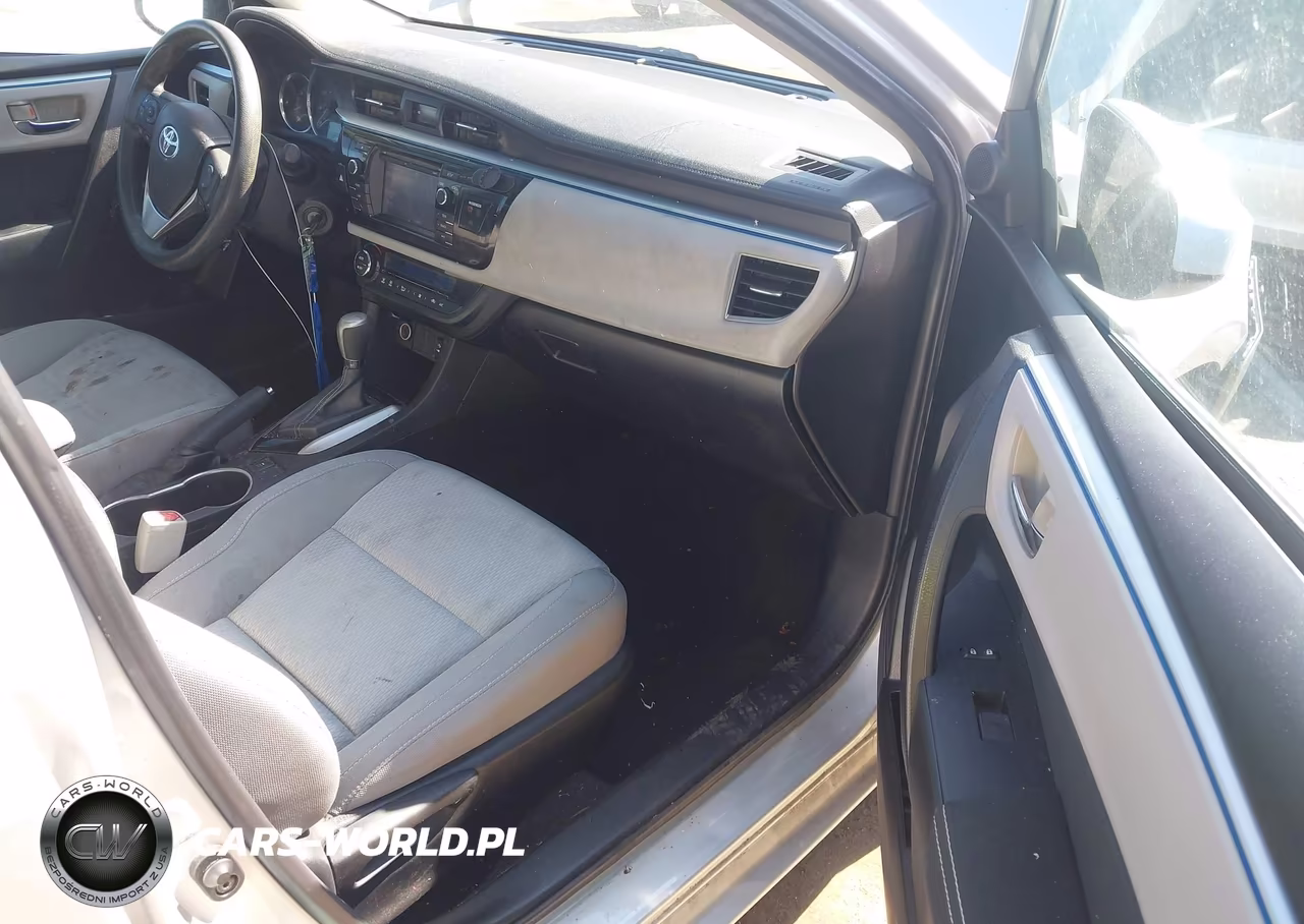 2016 Toyota Corolla Le Plus VIN:5YFBURHE1GP435613 - 5