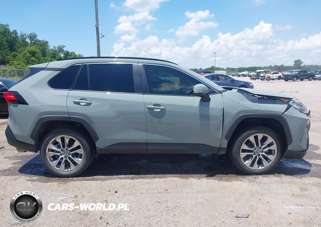 2021 Toyota Rav4 Xle Premium VIN:2T3C1RFV1MW183184 - 13