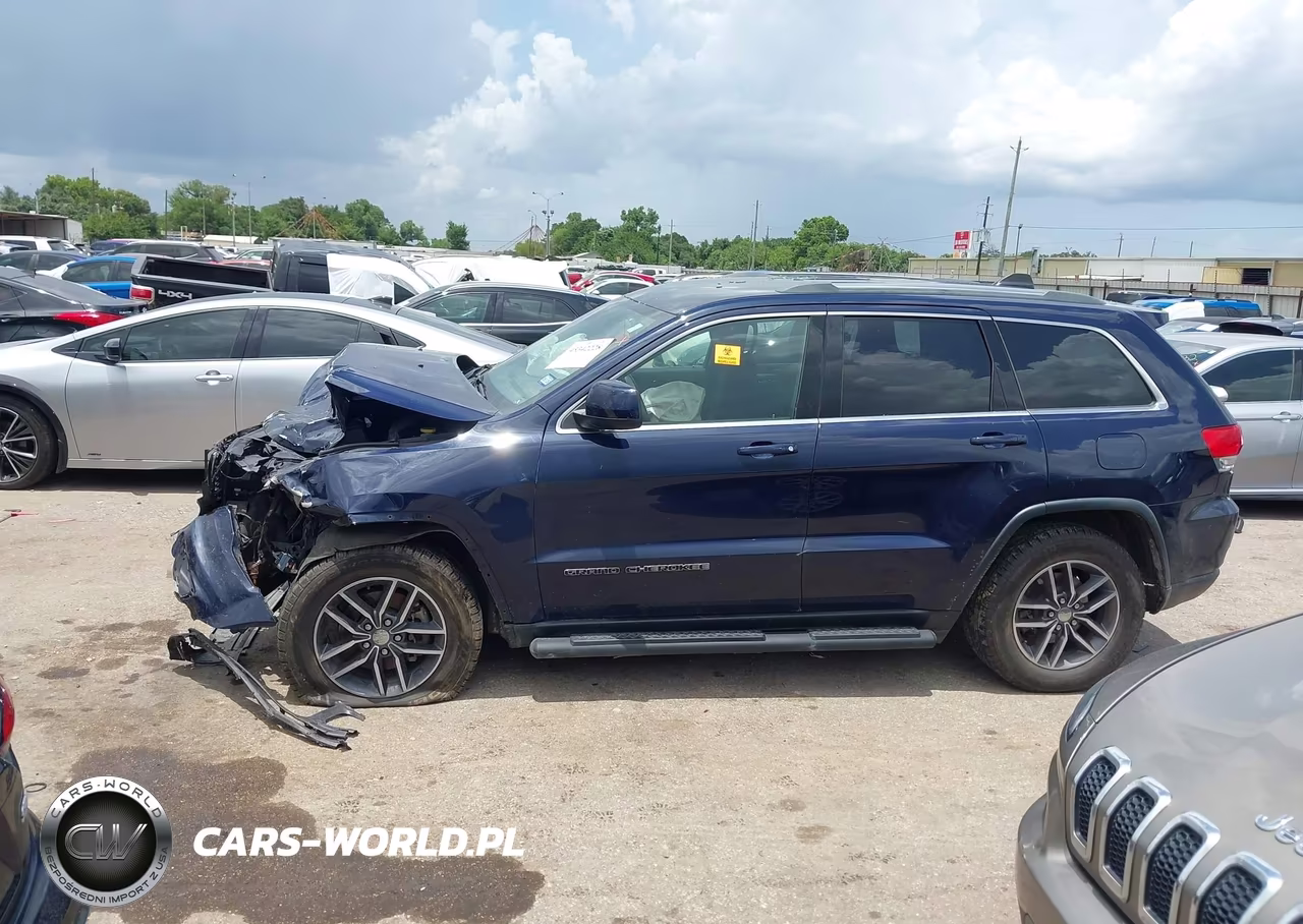 2018 Jeep Grand Cherokee Laredo E 4X2 VIN:1C4RJEAG0JC450924 - 15
