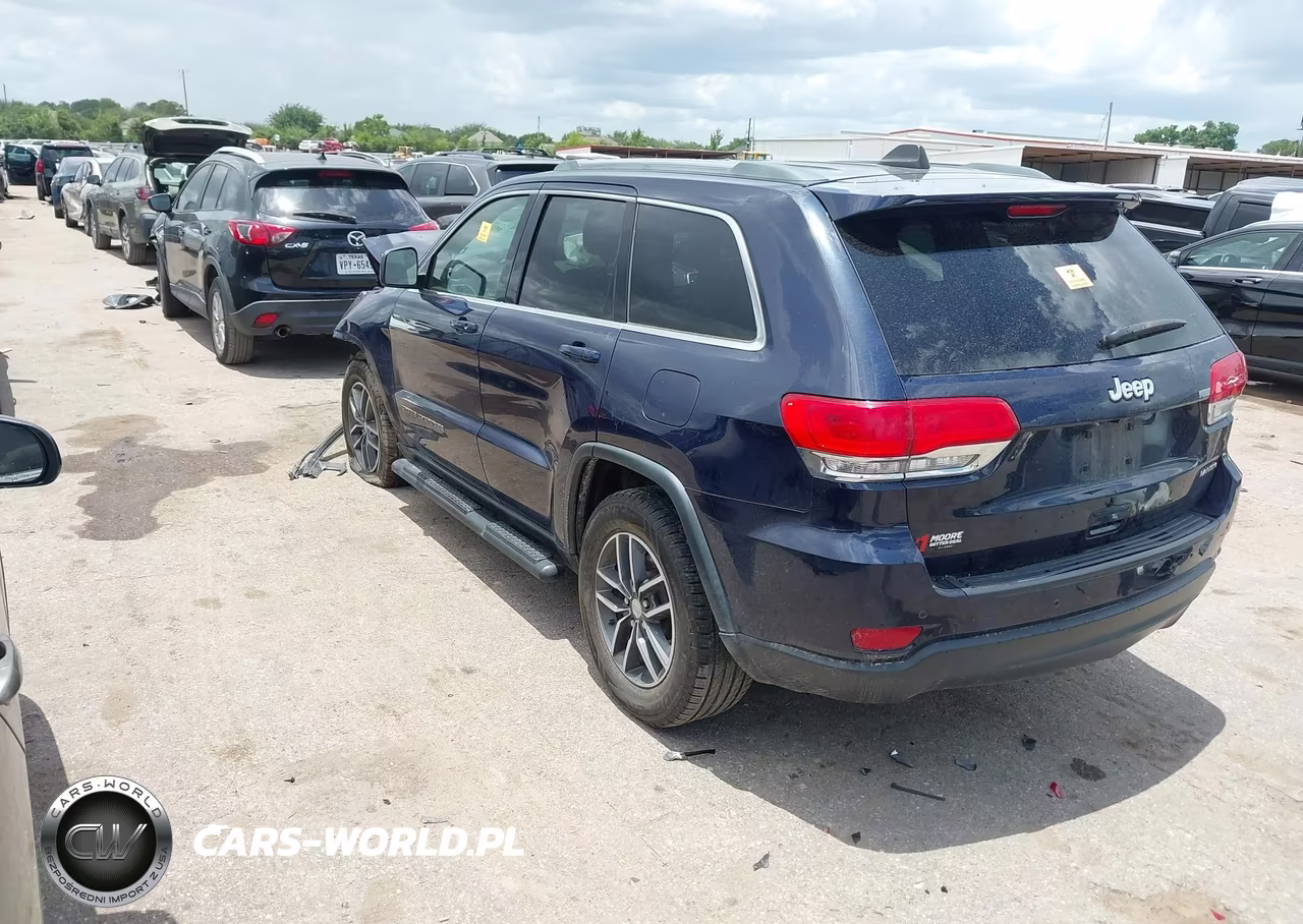 2018 Jeep Grand Cherokee Laredo E 4X2 VIN:1C4RJEAG0JC450924 - 3