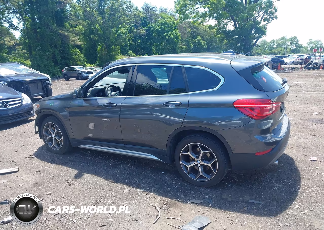 2018 BMW X1 xDrive28I VIN:WBXHT3C34J3H32333 - 14