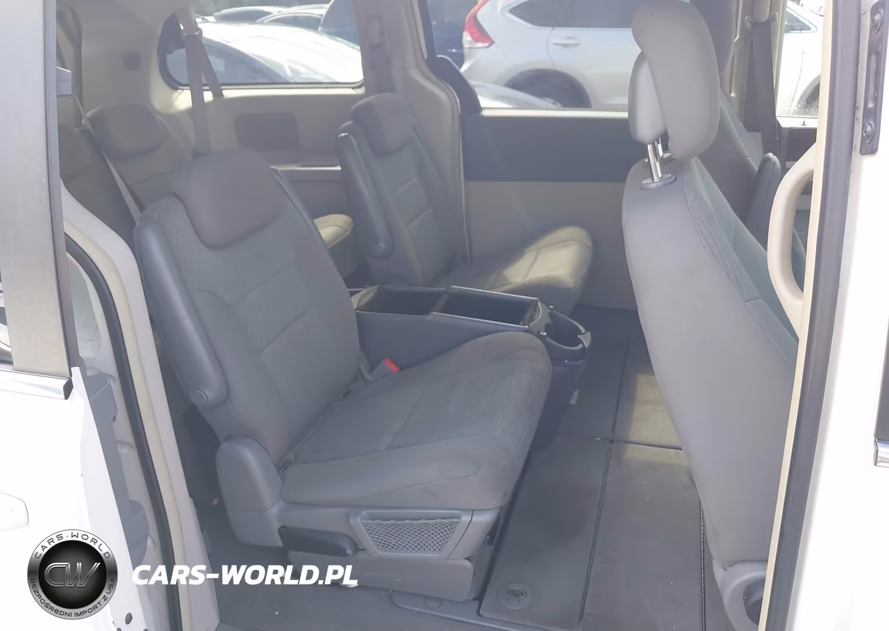 2010 Chrysler Town & Country Touring VIN:2A4RR5D12AR432071 - 8