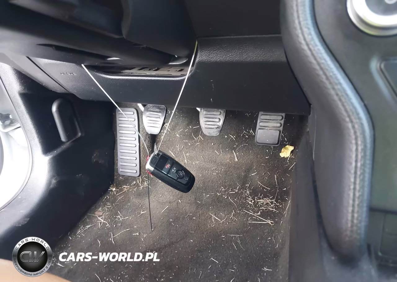2018 Ford Mustang Ecoboost VIN:1FA6P8TH5J5107996 - 11