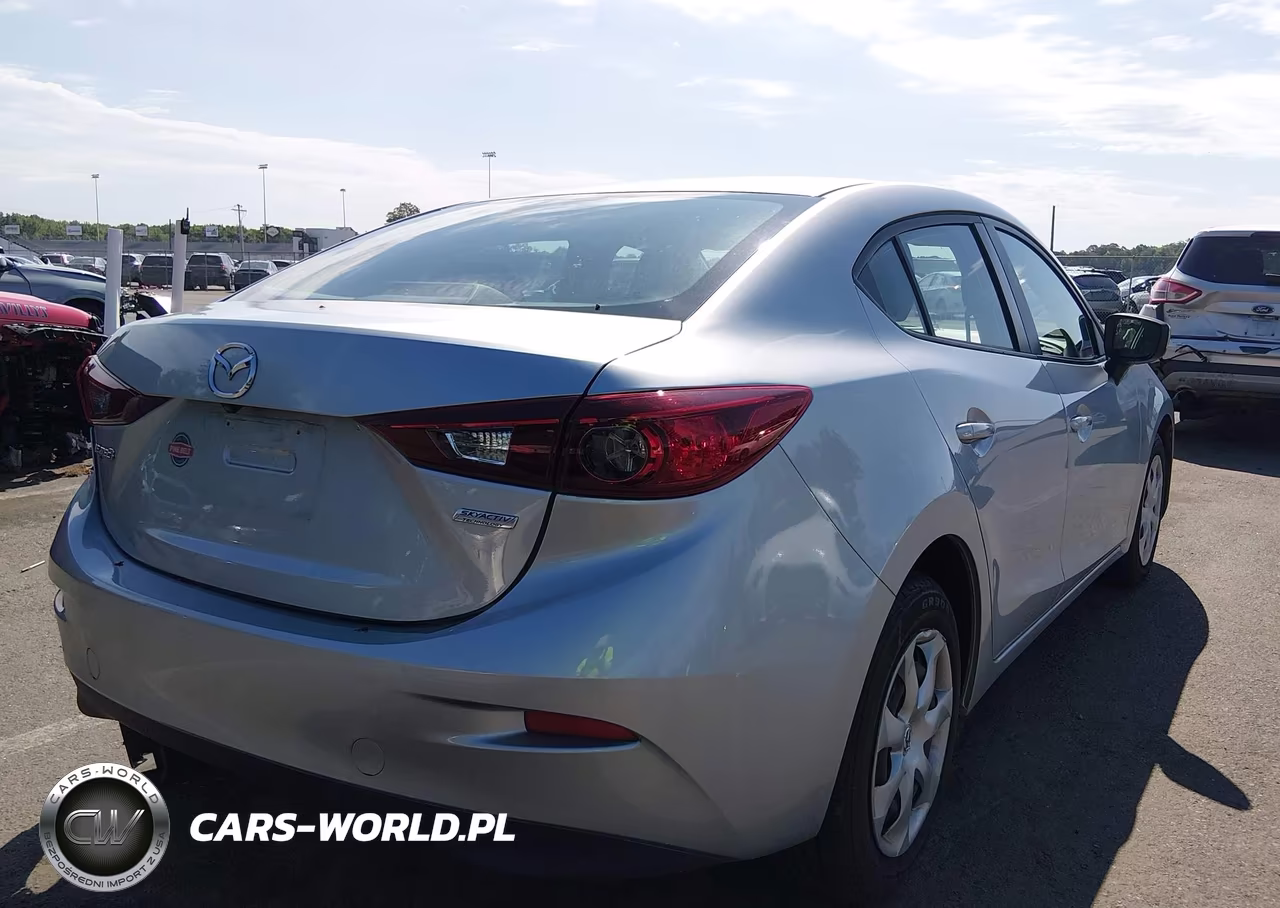 2018 Mazda Mazda3 Sport VIN:3MZBN1U71JM275766 - 4