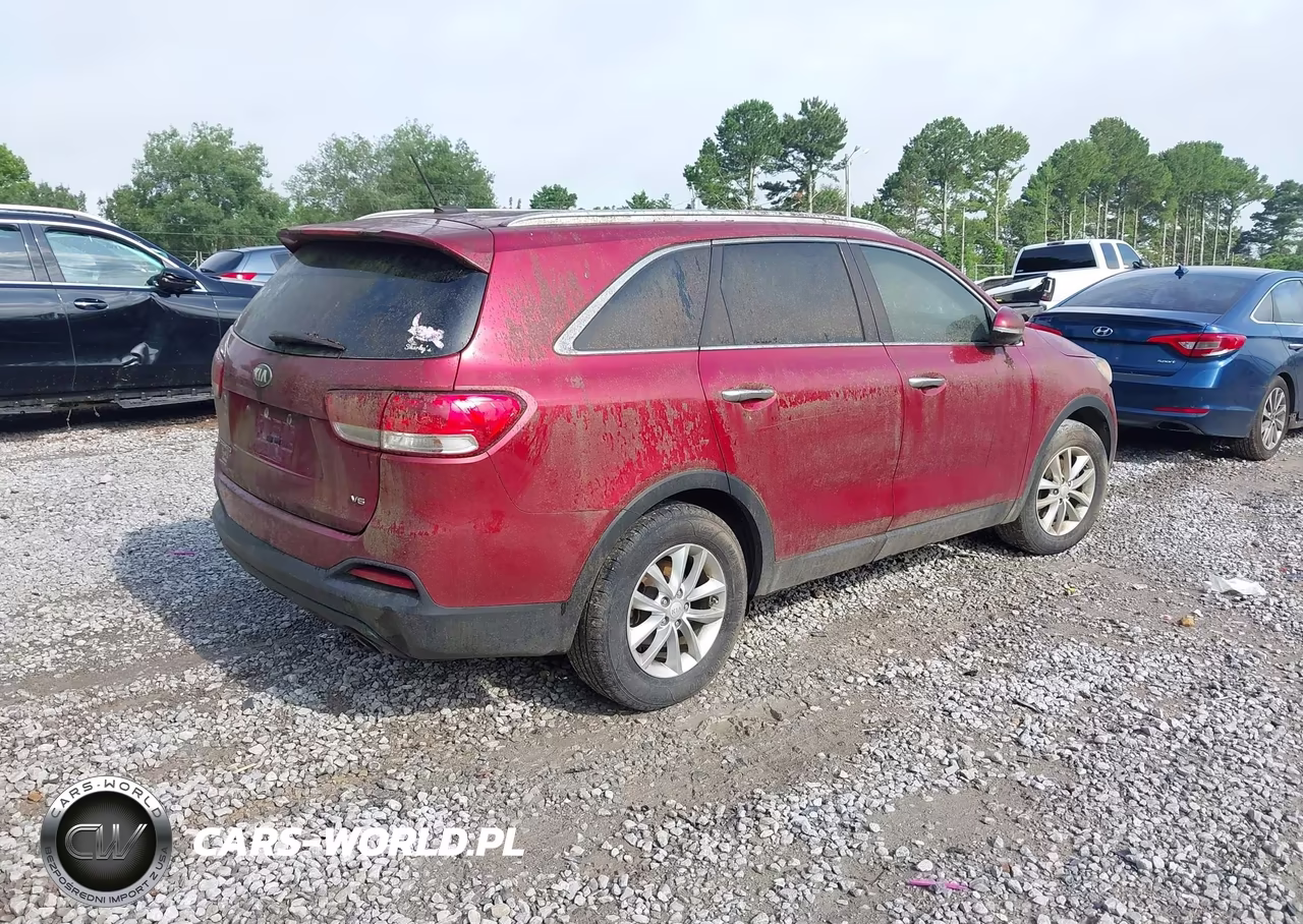 2017 Kia Sorento 3.3L Lx VIN:5XYPG4A56HG292187 - 4