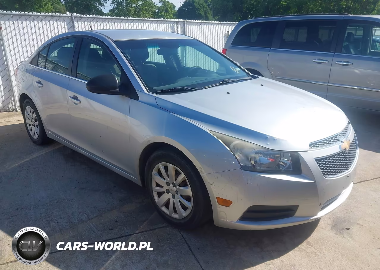 2011 Chevrolet Cruze Ls – zdjęcie 1 z 15